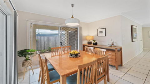 Aqua Links 70 The Drive Yamba - Whitsundays Accommodation 3