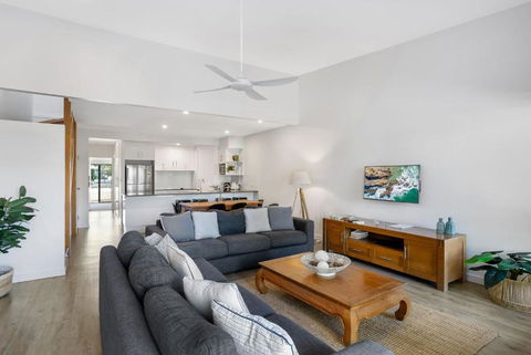 Aqua On Fletcher Street - Whitsundays Accommodation 0