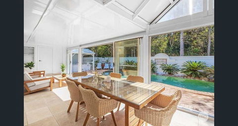 Aquablue Holiday Home - Hot Spa & Pool - 2m Walk To Beaches - Whitsundays Accommodation 0