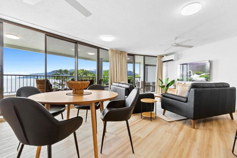 Aquarius Esplanade Retreat - Whitsundays Accommodation 0