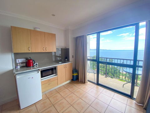 Aquarius 703 - Whitsundays Accommodation 2