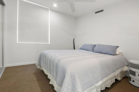 Aquaview Unit 604, 29 Canberra Tce, Kings Beach - Whitsundays Accommodation 4