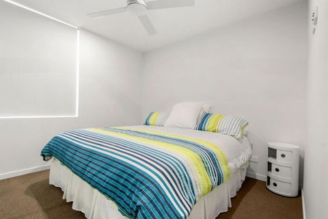 Aquaview Unit 604, 29 Canberra Tce, Kings Beach - Whitsundays Accommodation 2
