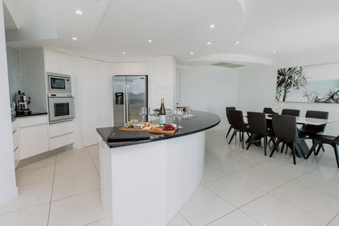 Aquavista Penthouse - Stunning 180 Views - Whitsundays Accommodation 4