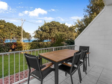 Arcadia Beach Unit 1 - Whitsundays Accommodation 0