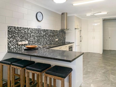 Arcadia Beach Unit 3 - Whitsundays Accommodation 4