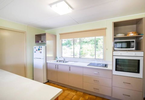 ARCADIA -Straddie Original 3 Bedroom House With Ocean Views - Whitsundays Accommodation 3