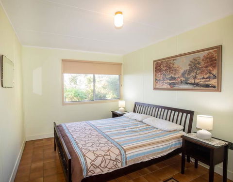 ARCADIA -Straddie Original 3 Bedroom House With Ocean Views - Whitsundays Accommodation 4