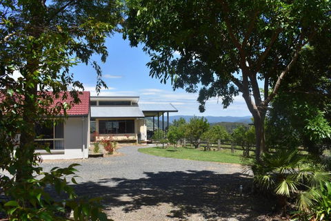 Arcadia Views - Whitsundays Accommodation 0