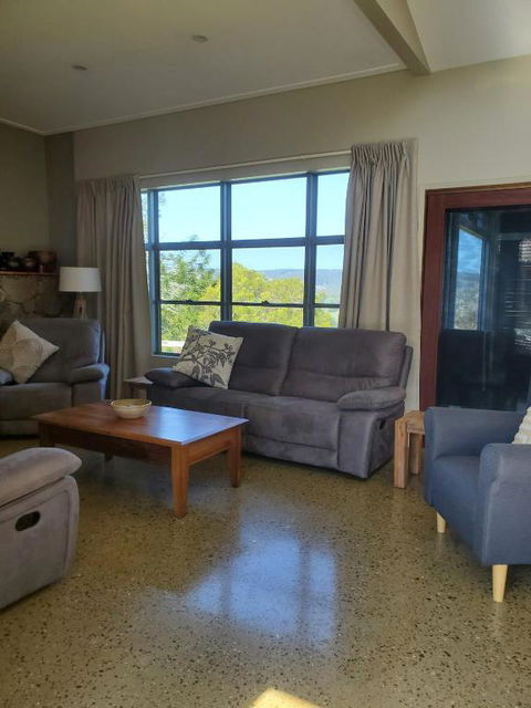 Arcadia Views - Whitsundays Accommodation 2