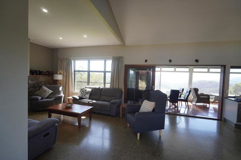 Arcadia Views - Whitsundays Accommodation 3