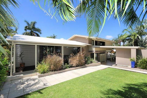 Archies Beach Abode - Whitsundays Accommodation 0