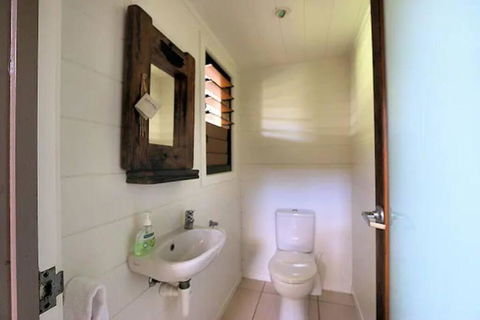 Archies Beach Abode - Whitsundays Accommodation 4