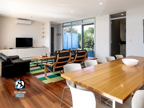 Architect Designed House Nestled In The Dunes - Whitsundays Accommodation 2