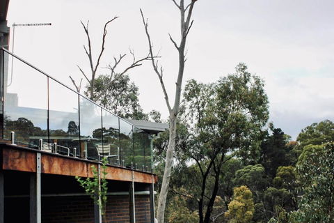 Architectural Crisp & Convenient Location - Whitsundays Accommodation 0