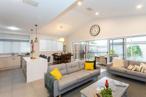 Armidale Cottage - House 1 - Whitsundays Accommodation 0