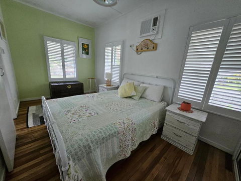 Armies Apartment - Whitsundays Accommodation 0