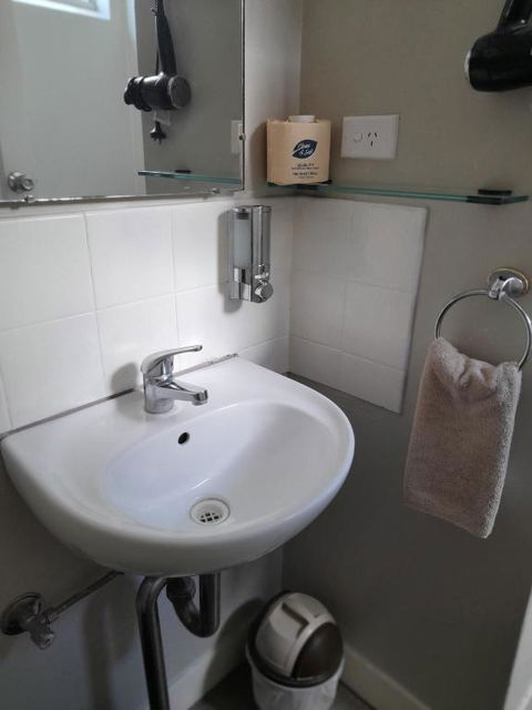 Aromet Motor Inn - Whitsundays Accommodation 4