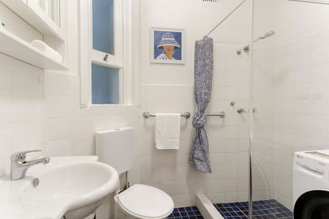 Art Deco Apartment Meters Away From The Beach - Whitsundays Accommodation 4