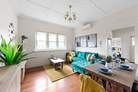 Art Deco Hideaway - St Kilda - Whitsundays Accommodation 0