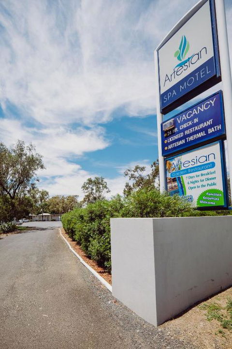 Artesian Spa Motel - Whitsundays Accommodation 4