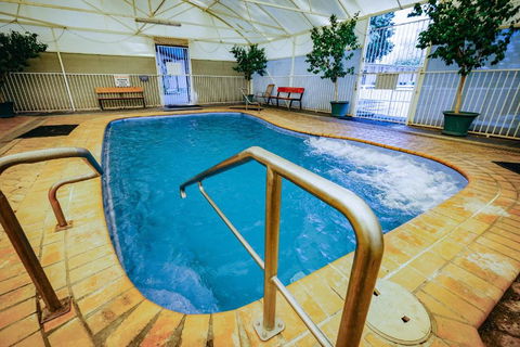 Artesian Spa Motel - Whitsundays Accommodation 2