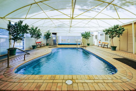 Artesian Spa Motel - Whitsundays Accommodation 1