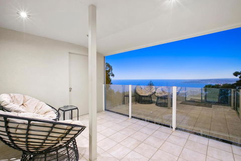 Arthurs Views - Whitsundays Accommodation 1