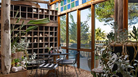 Artists Garden Cottage - Whitsundays Accommodation 0