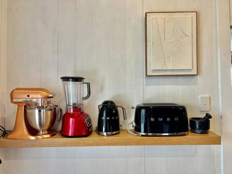Artists Residence - Whitsundays Accommodation 2
