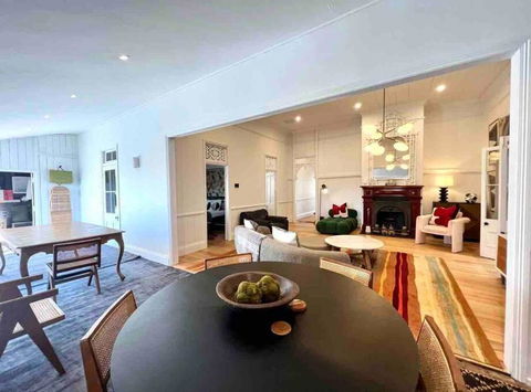 Artists Residence - Whitsundays Accommodation 3