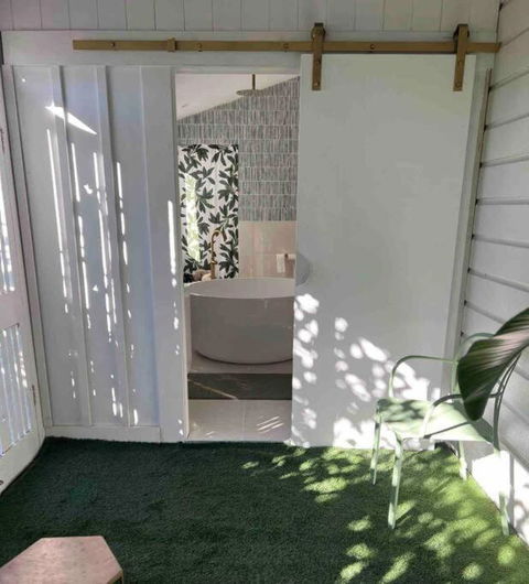 Artists Residence - Whitsundays Accommodation 4