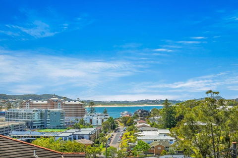 Ash Sienna - Whitsundays Accommodation 0