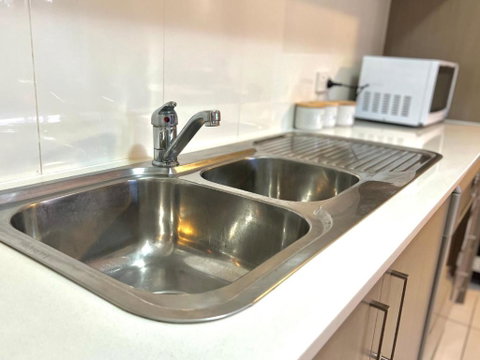 Ashfield 2 Br Apt Bus&Train Shop Parking - Whitsundays Accommodation 2