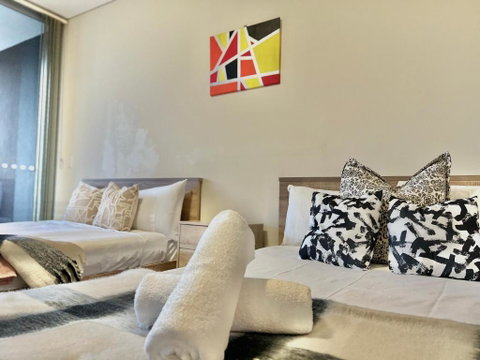 Ashfield 2 Br Apt Bus&Train Shop Parking - Whitsundays Accommodation 4