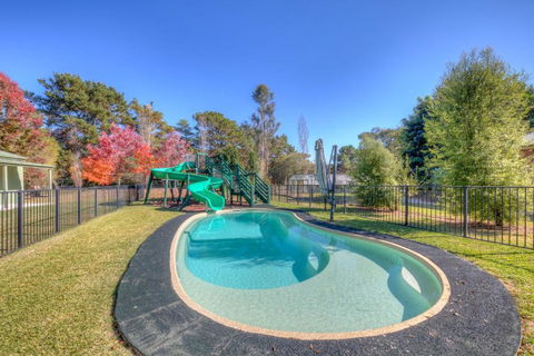 Ashwood Alpine House - Whitsundays Accommodation 0