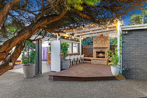 Aspendale Beach House - Whitsundays Accommodation 0