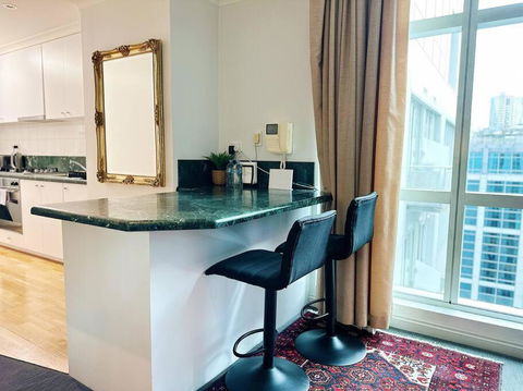 Aspire CBD One Bedroom With Indoor Pool & Parking Available - Whitsundays Accommodation 4