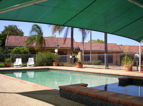 Aspley Carsel Motor Inn - Whitsundays Accommodation 1