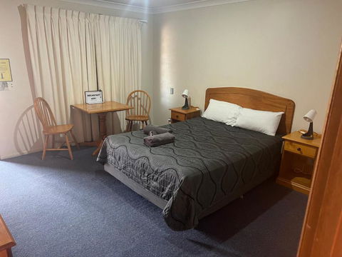 Asters On James Motor Inn - Whitsundays Accommodation 4