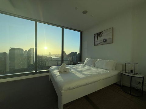 Astonishing 2B2B UpperWestSide Residence Opposite Southern Cross Station - Whitsundays Accommodation 2