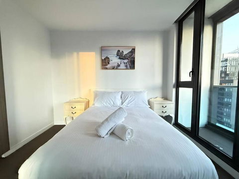 Astonishing 2B2B UpperWestSide Residence Opposite Southern Cross Station - Whitsundays Accommodation 3