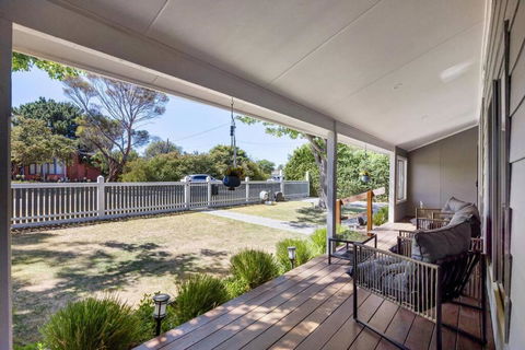 At Lila Rose Rye - Walk To Beach And Shops. - Whitsundays Accommodation 4