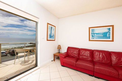 At The Beach, Debra Court Unit 5 - Whitsundays Accommodation 2
