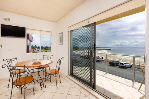 At The Beach, Debra Court Unit 5 - Whitsundays Accommodation 0