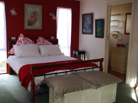 At The Gallery - Whitsundays Accommodation 0