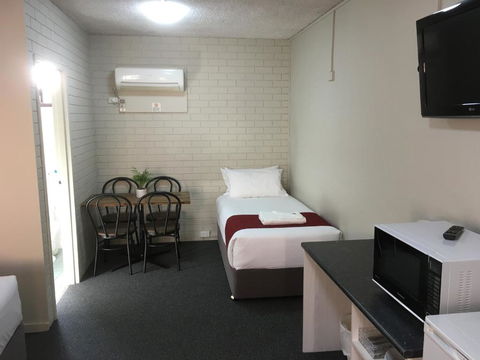 Atlas Motel - Whitsundays Accommodation 4