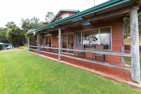 Augusta Sheoak Chalets - Whitsundays Accommodation 1