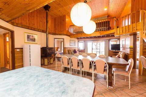 Augusta Sheoak Chalets - Whitsundays Accommodation 3