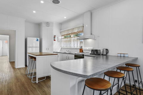 Aunty Wins - Whitsundays Accommodation 3